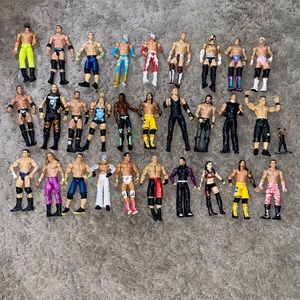 Wrestlers figures (I don't know all there names lol)